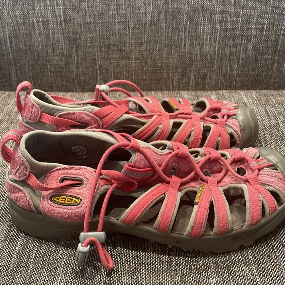 Girls Keen Pink Sandals‎ Size 4